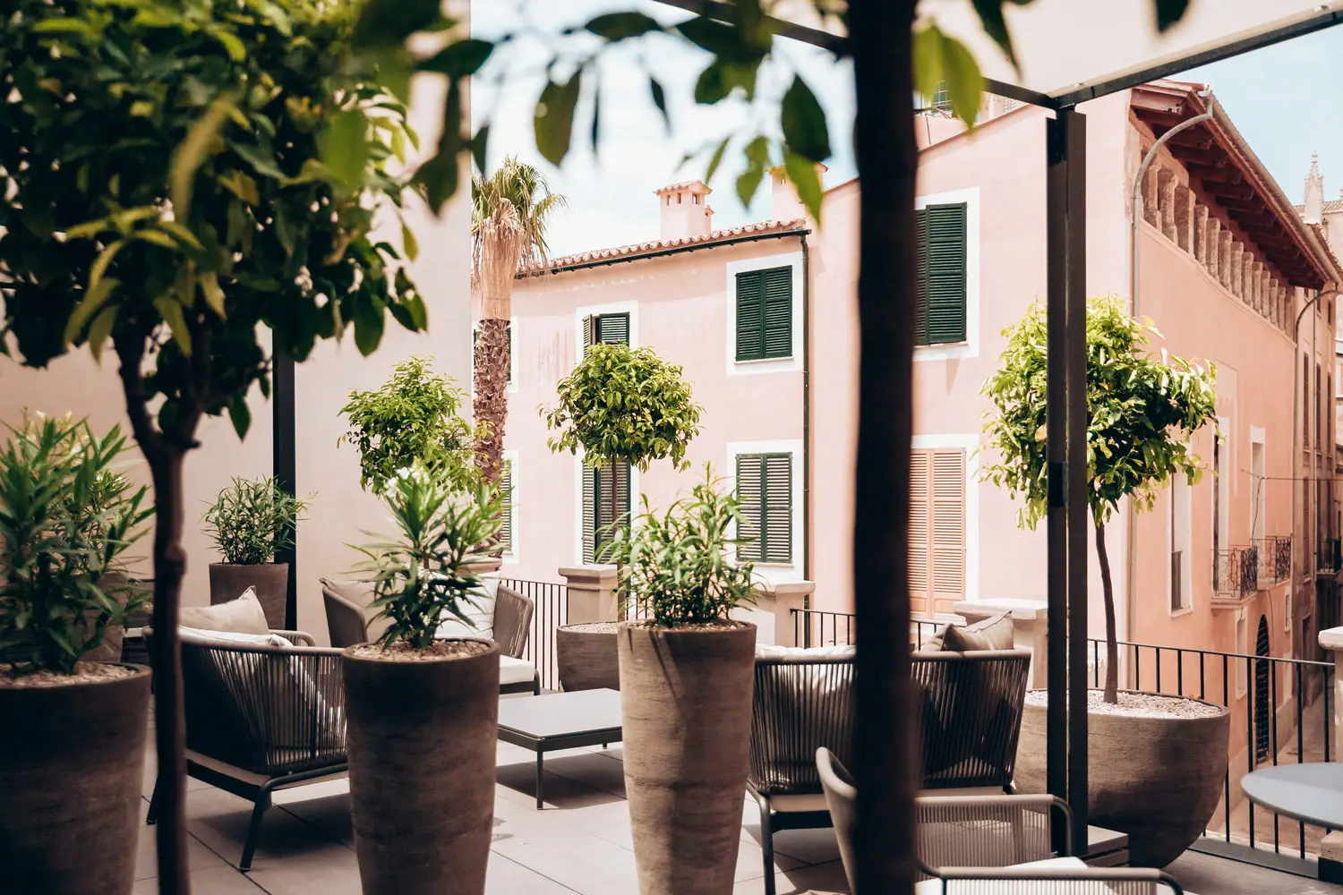 Ruhige Terrasse und Poolmoment im Sant Francesc.
